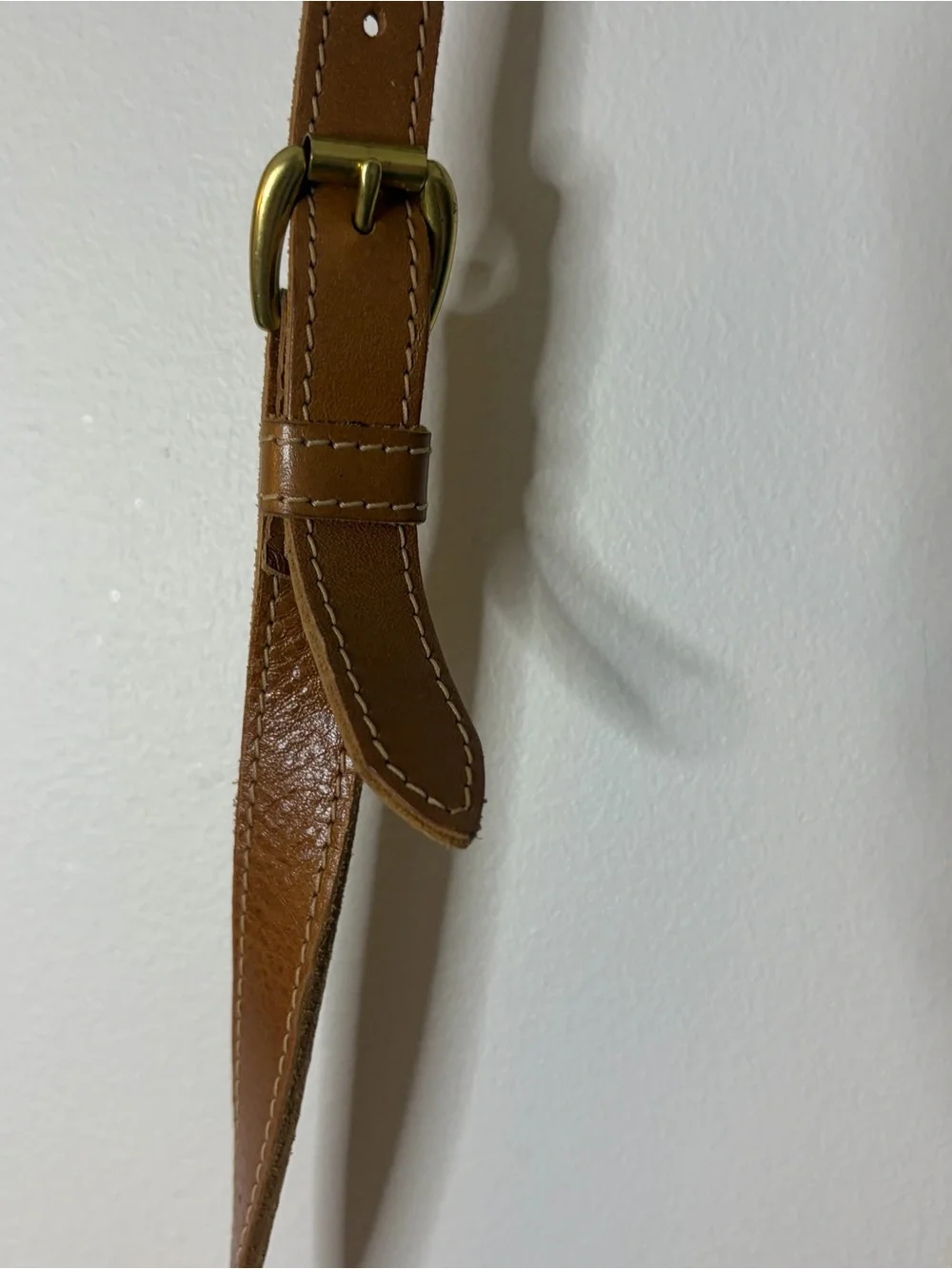 Katha Diddel Leather Shoulder Bag in Warm Chestnut Stitch Detail - Picture 6 of 8